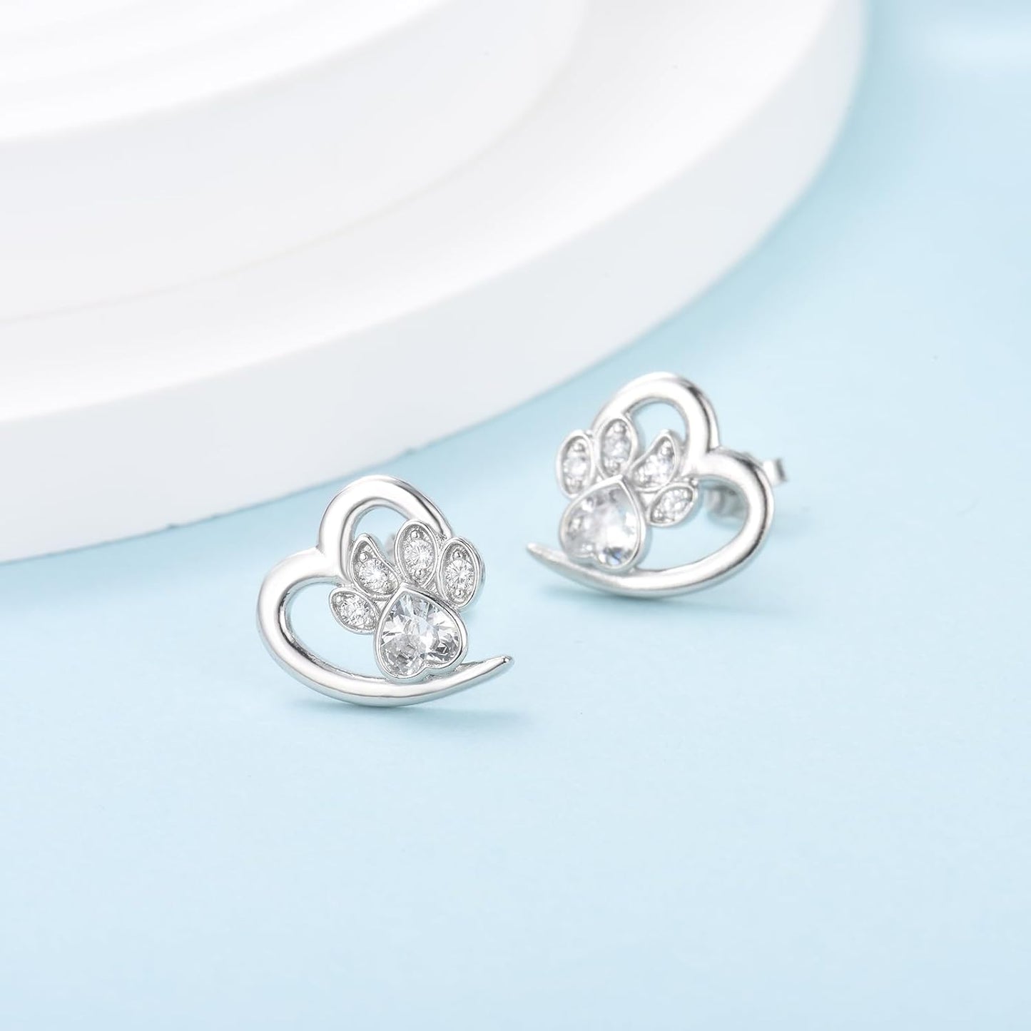 LIVIA – Elegante Herz- und Pfoten-Ohrringe mit funkelndem Zirkonia für einen Blickfang