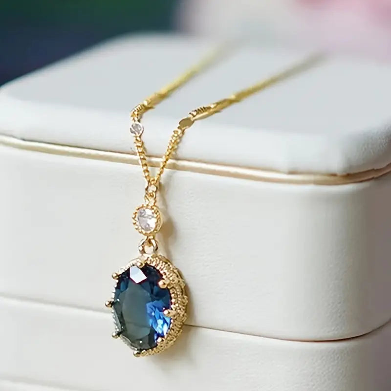 Thessia Lunebray Gold Halskette