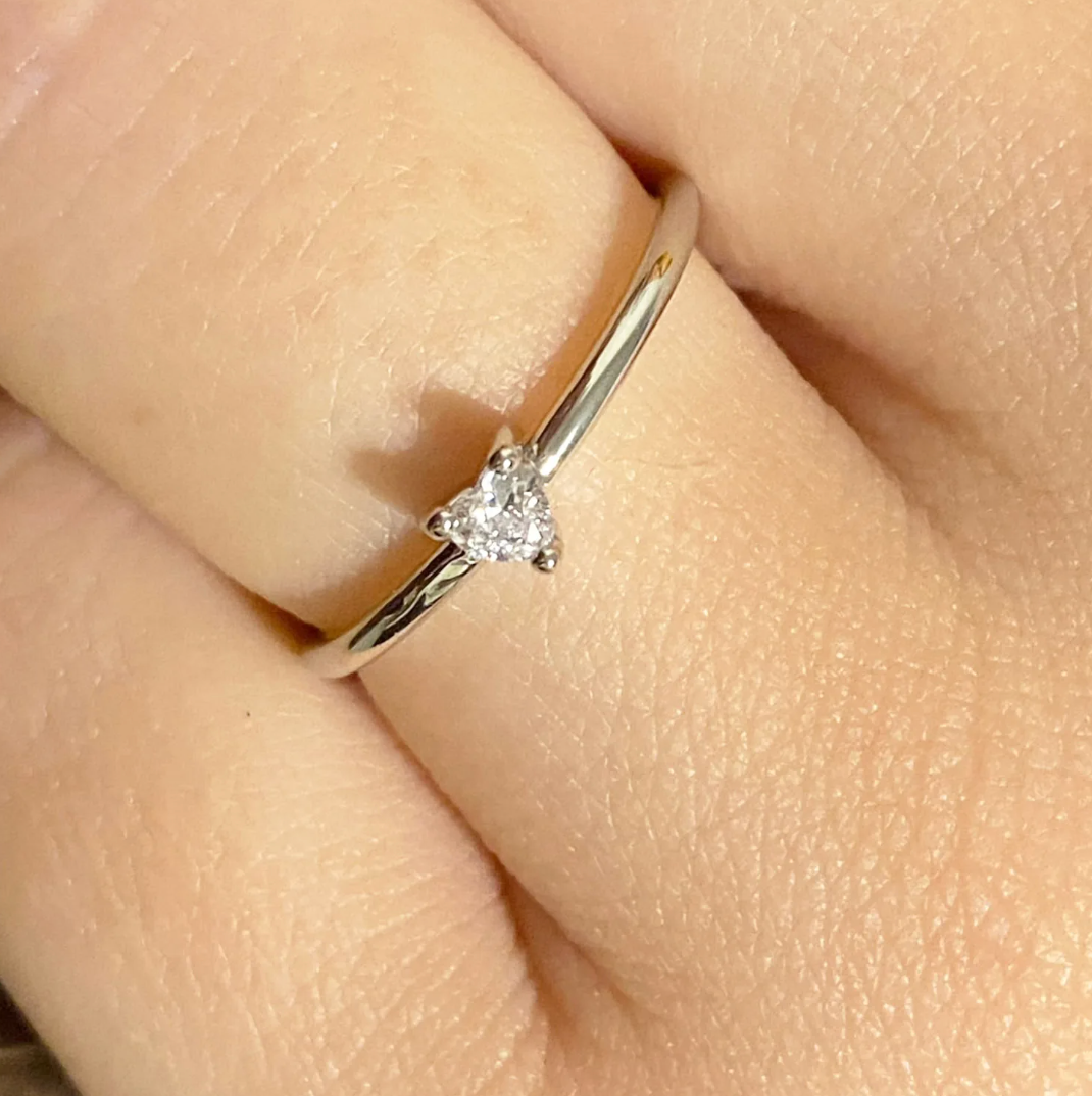 Kleiner Ring aus 925er Sterlingsilber mit Zirkoniumdioxid