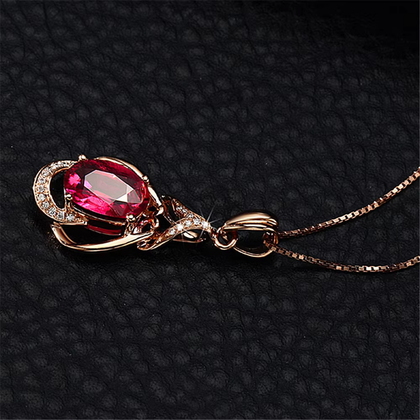 Exquisites Rotes Kristall Gold-Halskette