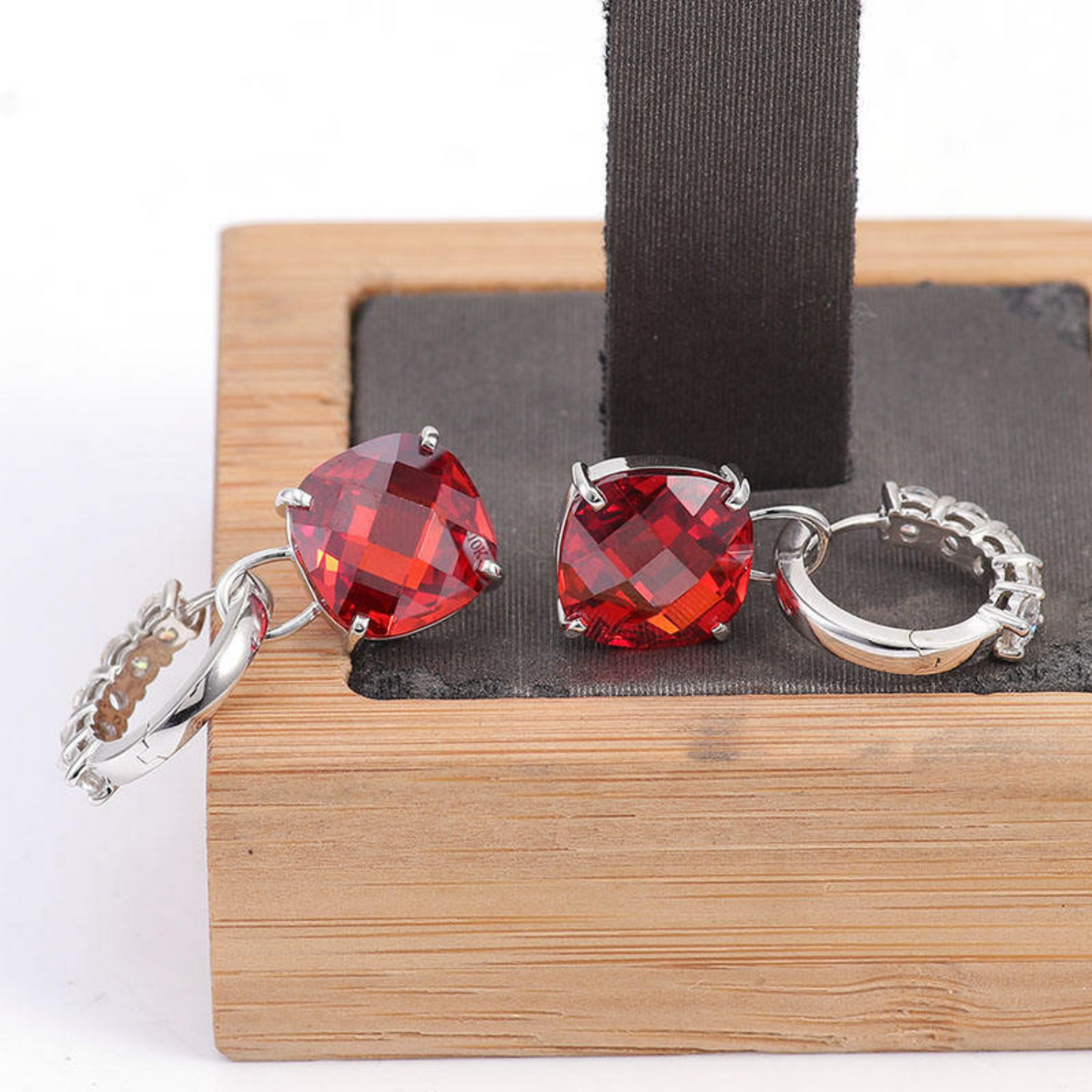 Ruby- und Diamant-Ohrringe