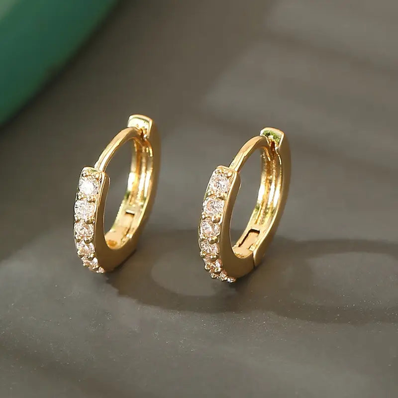 Küstennah inspirierte goldene Tropfenohrringe