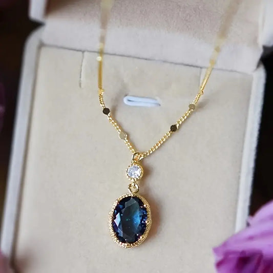Thessia Lunebray Gold Halskette