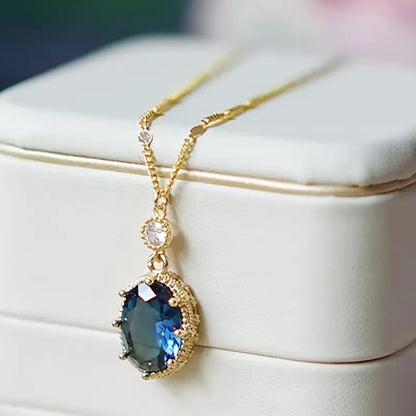 Thessia Lunebray Gold Halskette