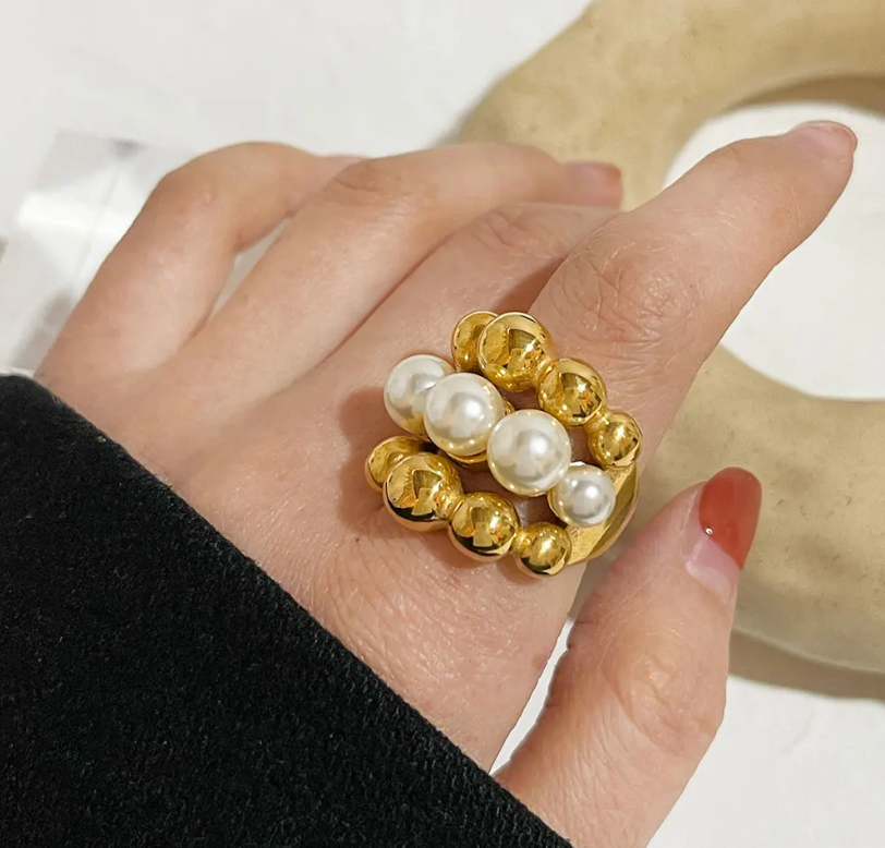 18 Karat vergoldeter Ring mit Perlenmuster