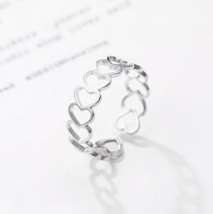 Ring mit Herzen in Umfang in Sterlingsilber 925