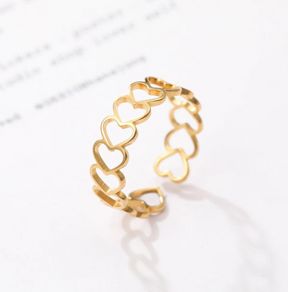Verstellbarer Ring mit Herzen in Umfang in 18K Goldplattierung