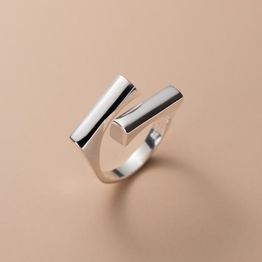 Simple modernist ring