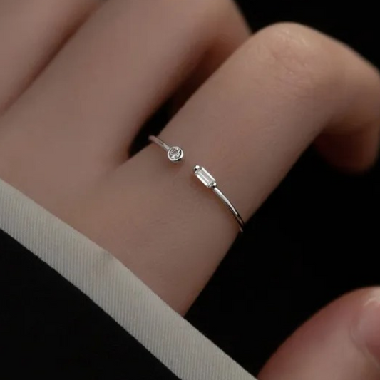 Verstellbarer feiner 925 Sterling Silber Ring mit schönen Zirkoniasteinen