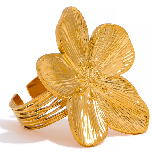Verstellbarer, 18 Karat vergoldeter Ring in Form einer Blume mit 5 Blütenblättern und Goldprägung
