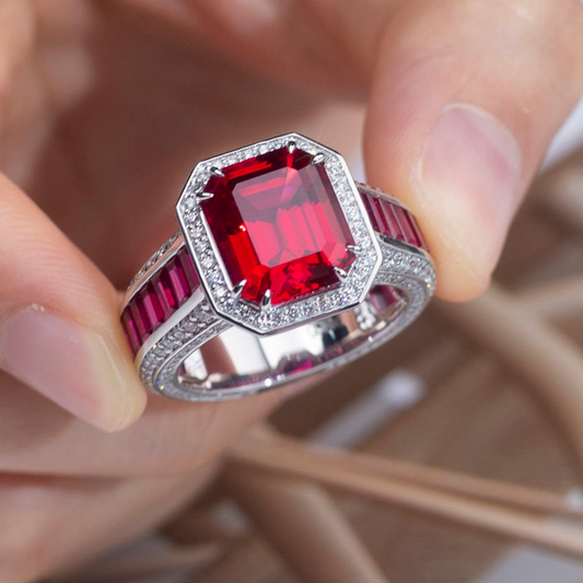 Luxus-Laborgezüchteter Rubin Facettierter Ring