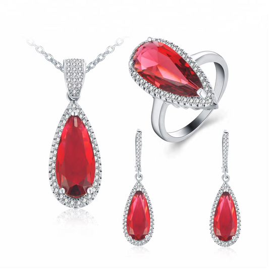Rotes Schmuckset aus Zirkonia mit Strasssteinen