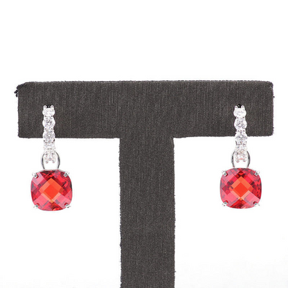 Ruby- und Diamant-Ohrringe