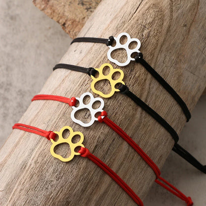 ELINE – Elegantes verstellbares Pfotenarmband mit schwarzer und roter Kordel für stilvollen Ausdruck