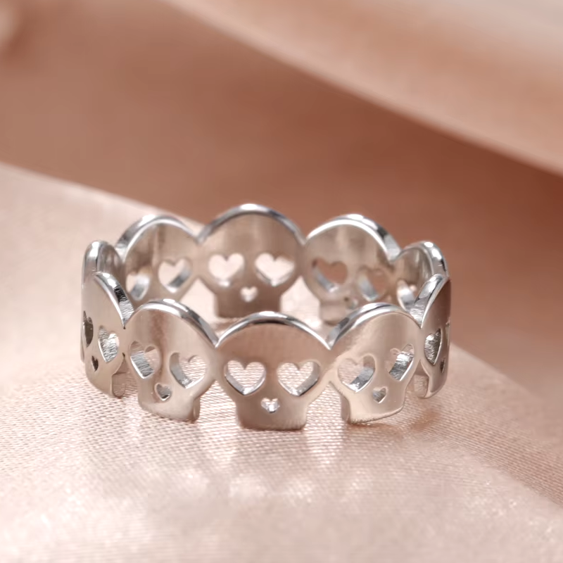 925 Sterling Silber überzogener hypoallergener Totenkopfring aus Stahl für Halloween