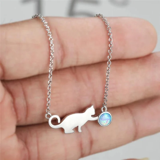 Stilvolle Vintage-Katzen-Halskette von Carlai - Das perfekte Accessoire für Katzenliebhaber