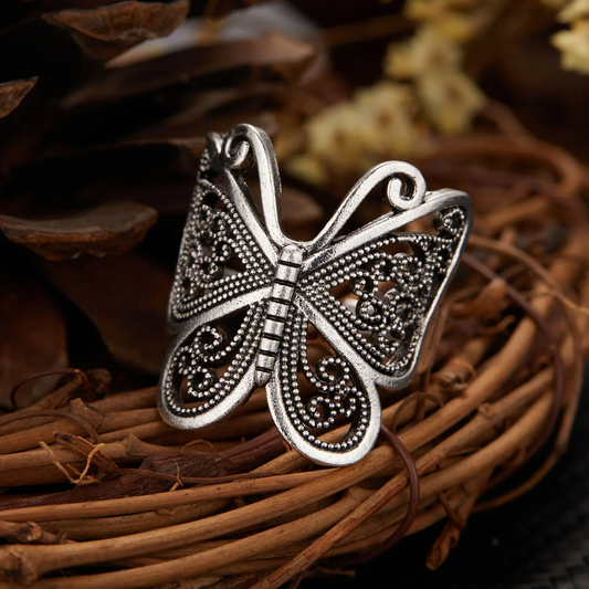 Eleganter Vintage-Schmetterlingsring aus Silber – Lunaie, das perfekte Schmuckstück für stilvolle Damen