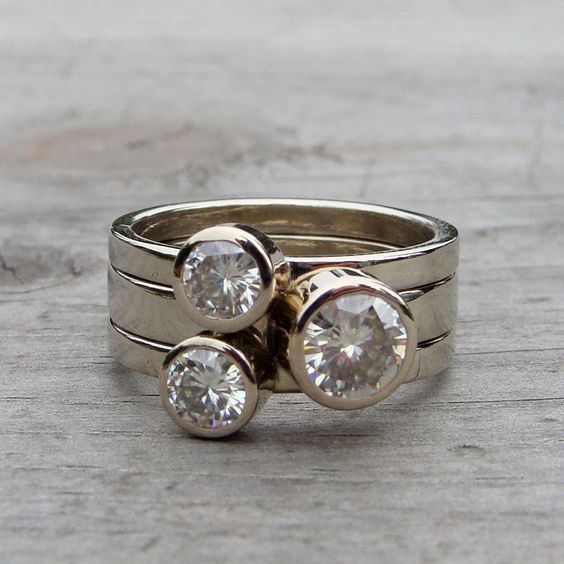 Vintage Ring mit dreifachem Zirkoniang – CARMEN SCHMUCK